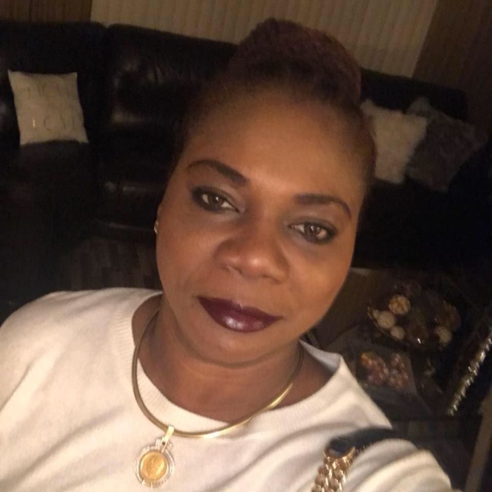 Meet your Posher, Elaine